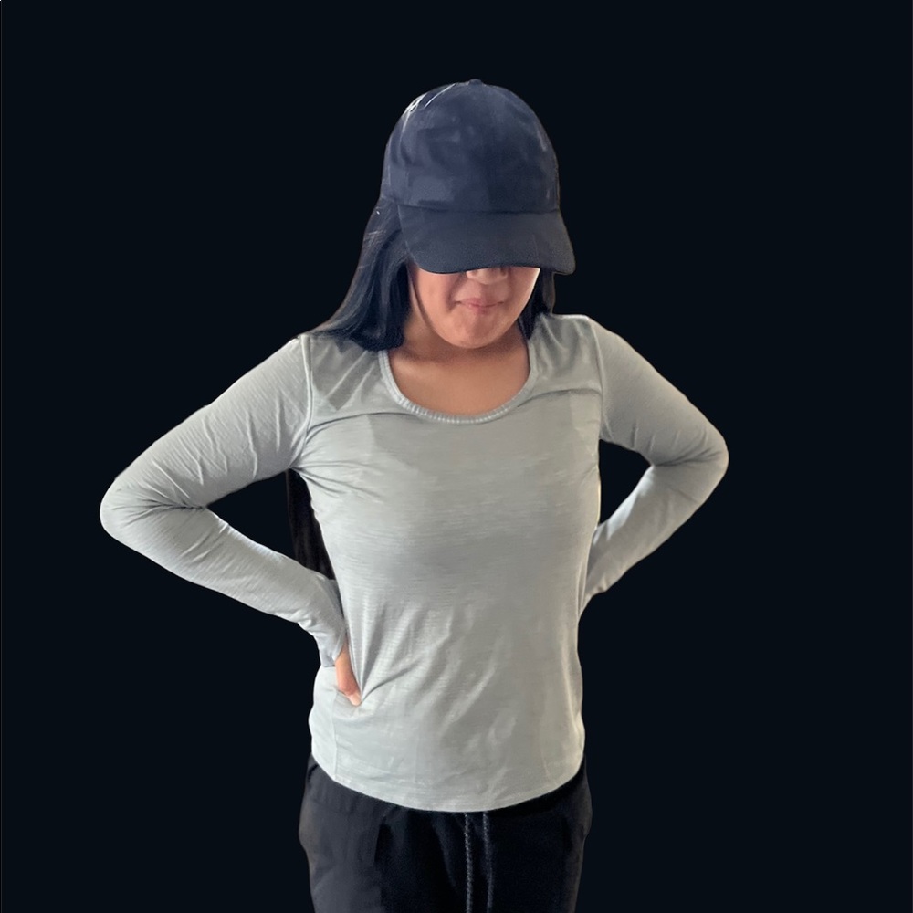 Womens Athleta Activewear  grey long sleeve stripe top size Medium